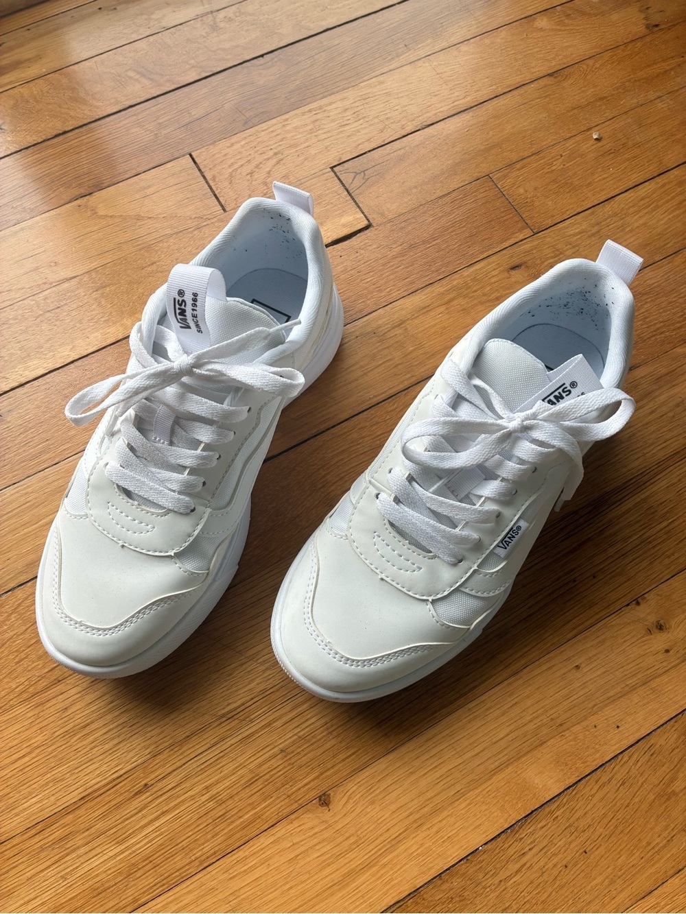Vans White Low-Top Lace-Up Sneakers never worn
